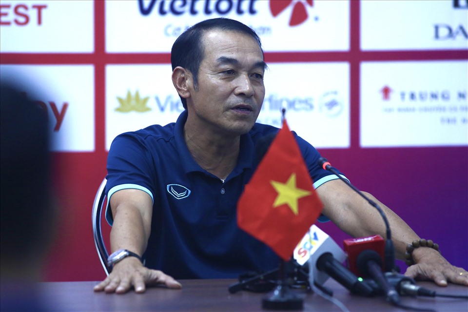 HLV Đinh Thế Nam: "U19 Việt Nam chỉ chơi tốt trong hiệp một"