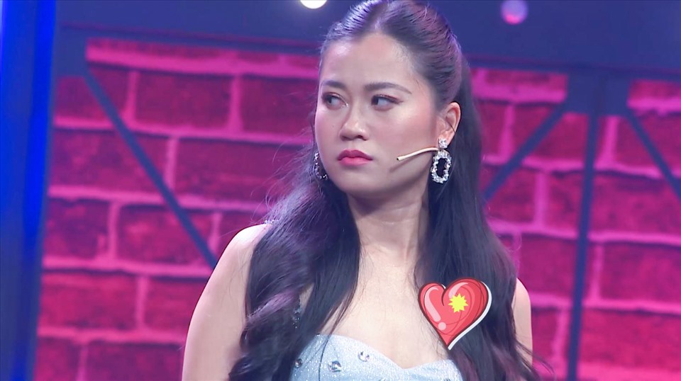 Lâm Vỹ Dạ bỏ về giữa chừng vì bị Sam chê già. Ảnh: CTCC.