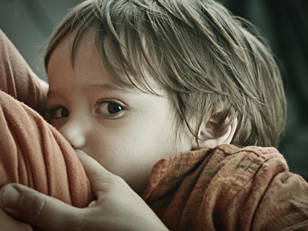 Dinh dưỡng có vai trò vô cùng quan trọng giúp bà mẹ tạo nguồn sữa có chất lượng cho em bé. Ảnh: Boldsky