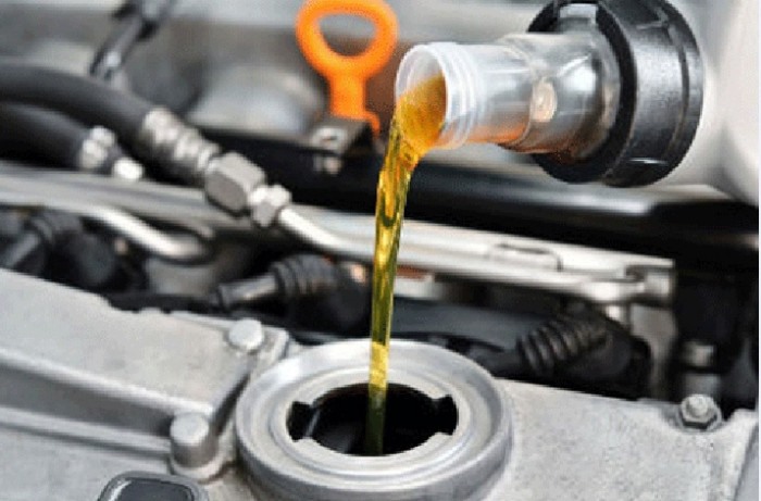 Các nhà sản xuất ô tô đều khuyến cáo nên thay dầu hộp số tự động cho ô tô sau mỗi 50.000km đối với xe có hộp số hở. Ảnh: Vũ Tuấn