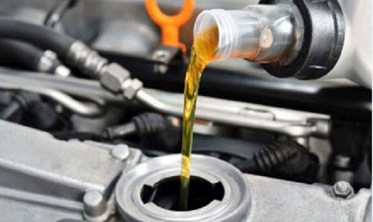 Các nhà sản xuất ô tô đều khuyến cáo nên thay dầu hộp số tự động cho ô tô sau mỗi 50.000km đối với xe có hộp số hở. Ảnh: Vũ Tuấn