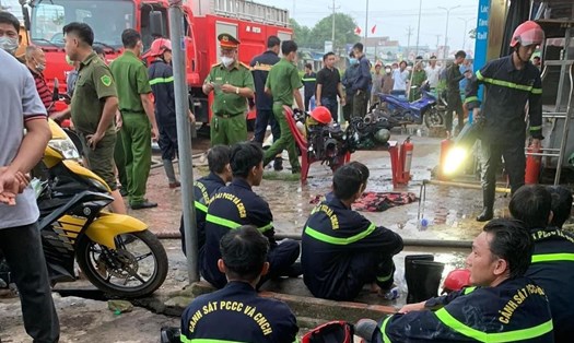 Hiện trường vụ cháy nhà dân lúc rạng sáng ở huyện Chơn Thành, tỉnh Bình Phước.