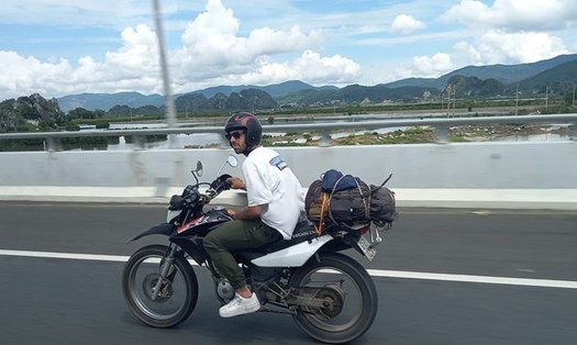 Xem máy đi vào cao tốc. Ảnh: Nguyễn Vũ Giang Lâm