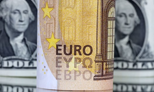 Đồng euro tăng giá so với đồng USD ngày 12.9.2022. Ảnh: Reuters