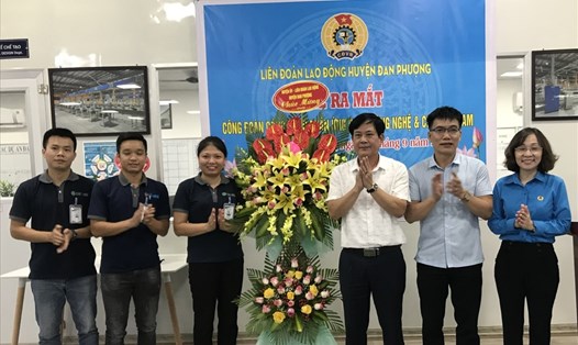 Lễ ra mắt Ban chấp hành Công đoàn cơ sở Công ty Cổ phần ứng dụng công nghệ & CNC Việt Nam. Ảnh:CĐH