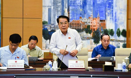 Trưởng ban Dân nguyện, ông Dương Thanh Bình trình bày báo cáo. Ảnh: Phạm Thắng