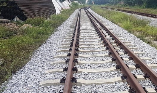 Bộ GTVT kiến nghị tiếp tục đầu tư đường sắt Yên Viên - Hạ Long. Ảnh: GT
