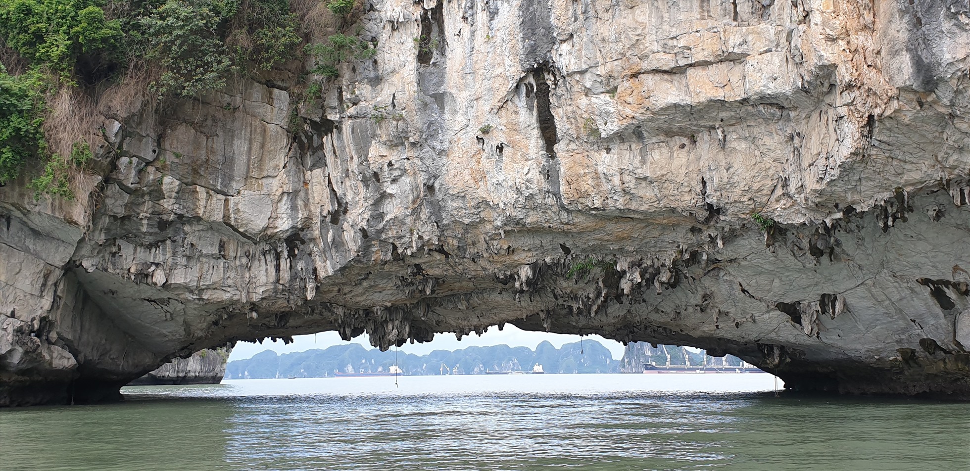 "Cổng" làng chài Vung Viêng. Ảnh: Nguyễn Hùng