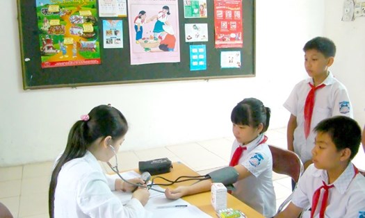 Học sinh được chăm sóc sức khoẻ ban đầu và được thanh toán BHYT đầy đủ.