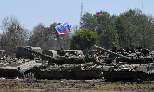 Xe tăng và xe quân sự Nga tham gia chiến dịch quân sự ở Ukraina. Ảnh: Sputnik