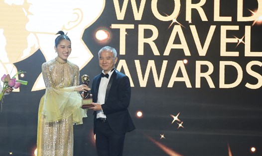 Ông Nguyễn Bá Luân - Tổng Giám đốc TNH Hotels & Resorts tại Lễ trao giải WTA 2022.