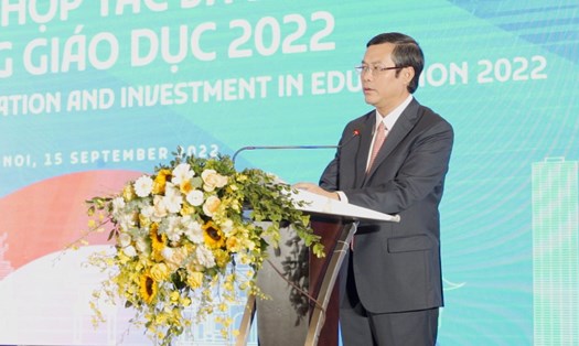 Thứ trưởng Bộ Giáo dục và Đào tạo - PGS.TS Nguyễn Văn Phúc phát biểu tại hội thảo  “Hợp tác và Đầu tư trong Giáo dục năm 2022”. Ảnh: TN