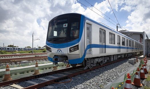 Tàu metro số 1 chạy thử tại depot Long Bình hồi cuối tháng 8.  Ảnh: MAUR
