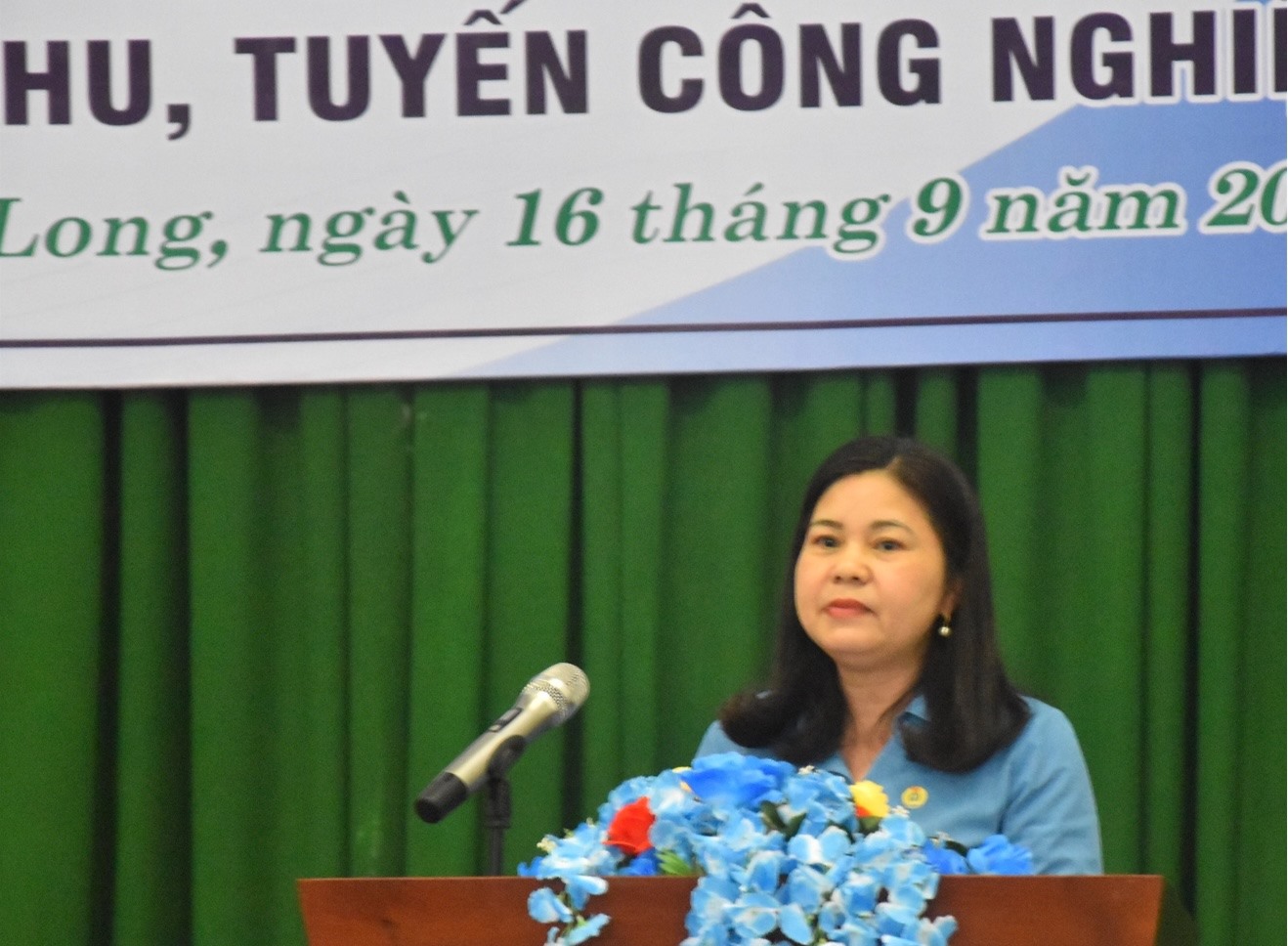 Bà Nguyễn Thị Nhung - Phó Trưởng ban Nữ công Tổng LĐLĐ Việt Nam phát biểu tại buổi lễ.