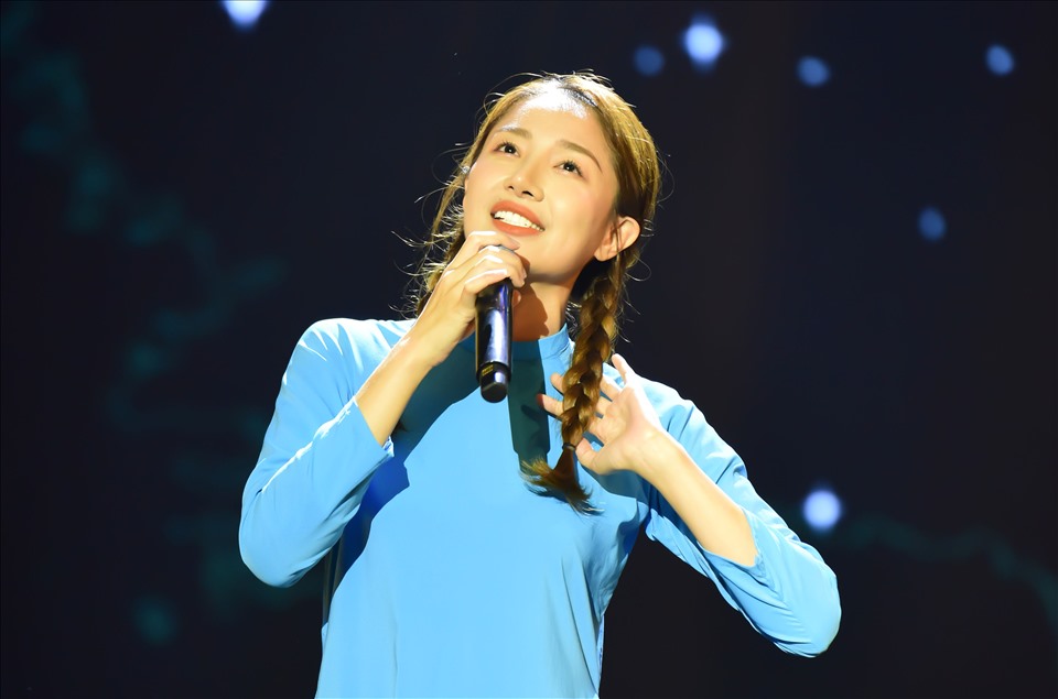 Minh Khuê trong đêm thi. Ảnh: CTCC.