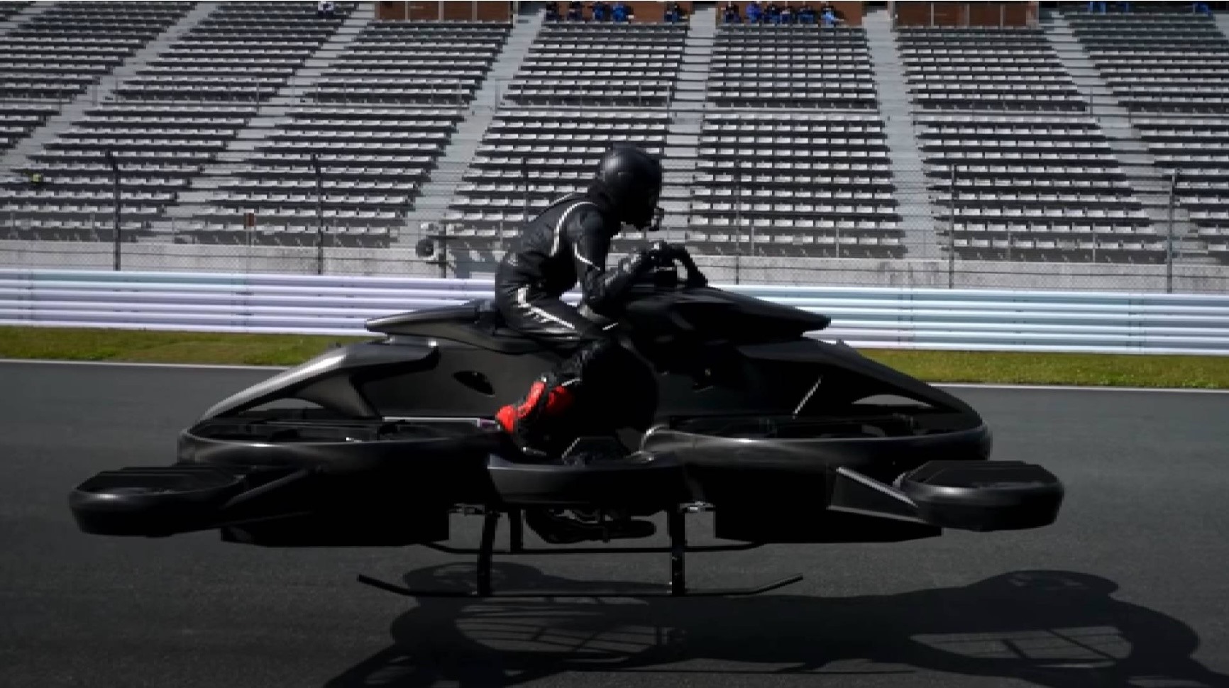 Môtô bay đầu tiên trên thế giới có thể bay trong 40 phút