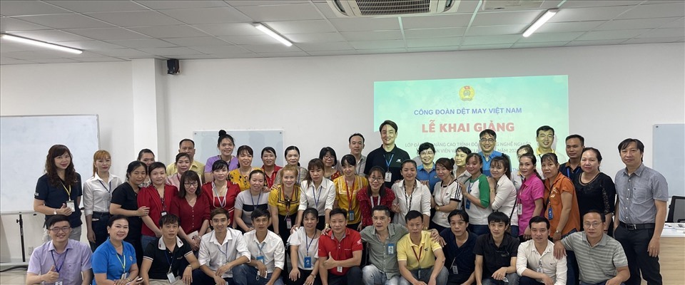 100 người lao động tại Công ty CP Dệt May - Đầu tư - Thương mại Thành Công đã được tham gia đào tạo nâng cao kỹ năng nghề nghiệp vào đầu tháng 8.2022. Ảnh: CĐN