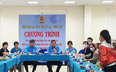 Quang cảnh buổi đối thoại với nữ công nhân nhân lao động. Ảnh: T.M