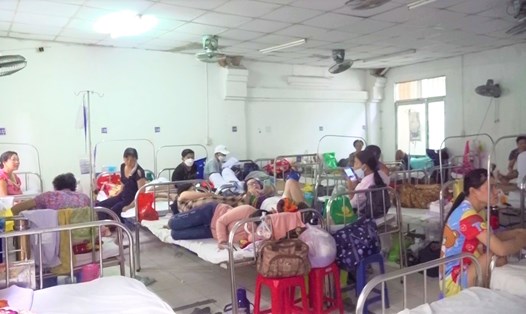 Bệnh viện Ung bướu TP Cần Thơ chỉ đáp ứng được 350 giường, trong khi đó hiện nay nhu cầu điều trị nội trú là khoảng 400 giường bệnh. Ảnh: Th.N