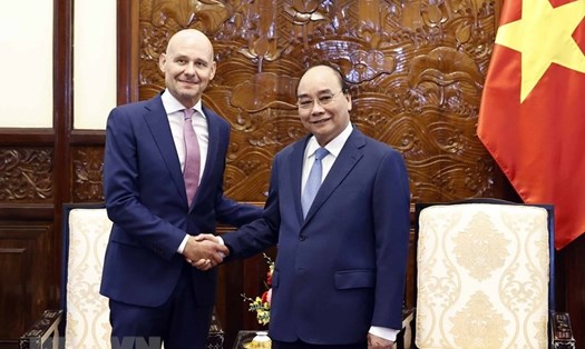 Chủ tịch nước Nguyễn Xuân Phúc và Đại sứ Hà Lan Kees van Baar. Ảnh: TTXVN
