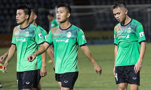 Các câu lạc bộ ở Việt Nam chưa thể tự nuôi sống chính mình bằng bóng đá. 
Ảnh: CTFC