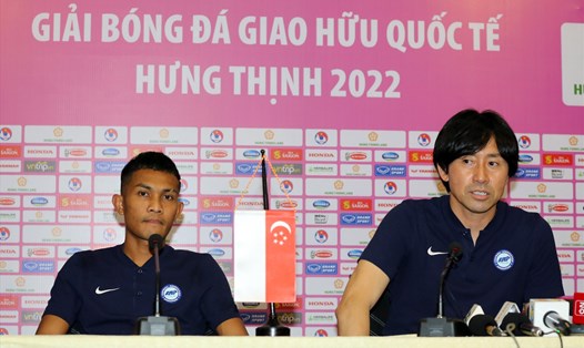 Huấn luyện viên và cầu thủ tuyển Singapore đều đánh giá rất cao tuyển Việt Nam. Ảnh: T.H
