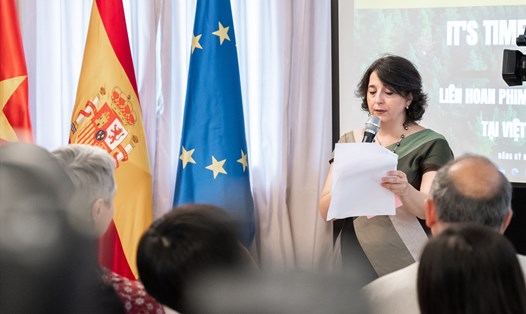 Bà María Del Pilar Méndez Jiménez - Đại sứ Tây Ban Nha tại Việt Nam phát biểu tại buổi họp báo ra mắt liên hoan phim. Ảnh: HC
