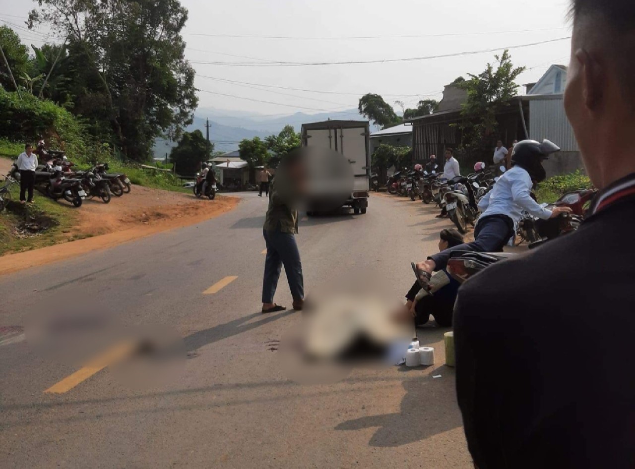 hiện trường nơi xảy ra vụ tai nạn khiến 1 bé gái tử vong. Ảnh: CTV.