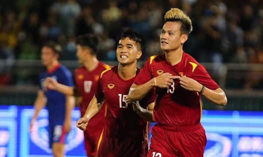 Tuyển Việt Nam đánh bại Singapore 4-0. Ảnh: H.H