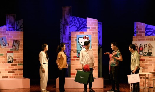 Nhà hát kịch Việt Nam giới thiệu vở kịch gắn mác 16+ đến với công chúng Thủ đô. Ảnh: Bình Quách
