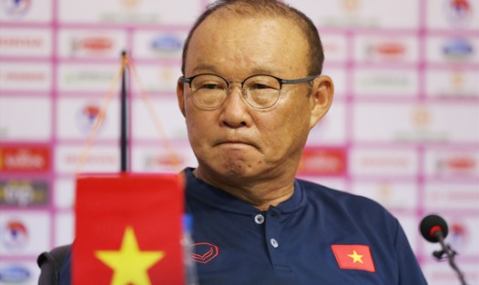 Huấn luyện viên Park Hang-seo vừa cùng tuyển Việt Nam giành chiến thắng 4-0 trước Singapore. Ảnh: Đ.Đ