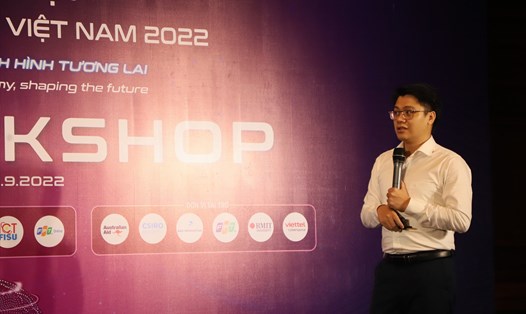Ông Phạm Quang Vinh chia sẻ một số ứng dụng AI vào tiến trình chuyển đổi số ngân hàng