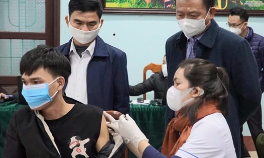 Tỉnh Quảng Bình tăng cường công tác tiêm chủng vaccine phòng COVID-19 trên địa bàn. Ảnh: LPL
