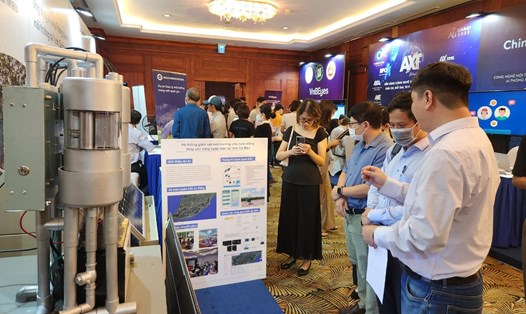 Giới thiệu các sản phẩm công nghệ ứng dụng trí tuệ nhân tạo tại Ngày hội Trí tuệ nhân tạo Việt Nam. Ảnh: T.Vương