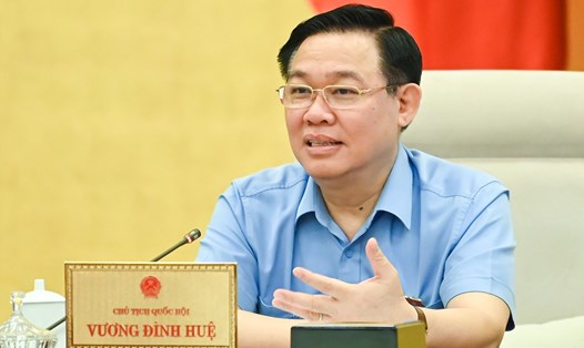 Chủ tịch Quốc hội Vương Đình Huệ phát biểu tại phiên họp. Ảnh: PV