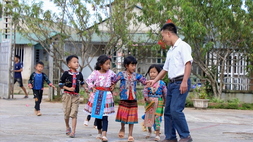 Nhiều trường tại các tỉnh vùng cao đang khó khăn trong việc thu hút giáo viên. Ảnh: Phùng Minh
