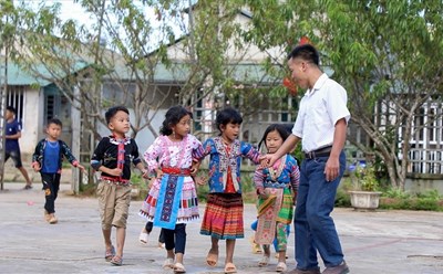 Nhiều trường tại các tỉnh vùng cao đang khó khăn trong việc thu hút giáo viên. Ảnh: Phùng Minh