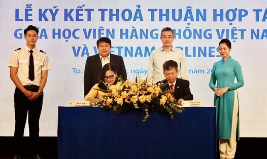Vietnam Airlines và Học viện Hàng không Việt Nam chính thức ký kết thỏa thuận hợp tác giai đoạn 2022 - 2023