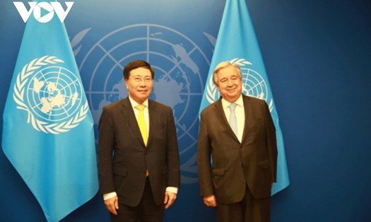 Phó Thủ tướng Thường trực Phạm Bình Minh và Tổng Thư ký Liên Hợp Quốc. Ảnh: VOV