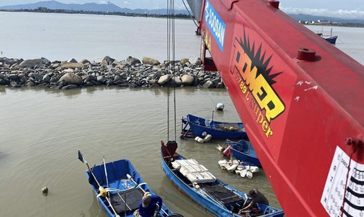 Bình Định - Phú Yên: Thông báo cho tàu thuyền trên biển để ứng phó bão Noru.