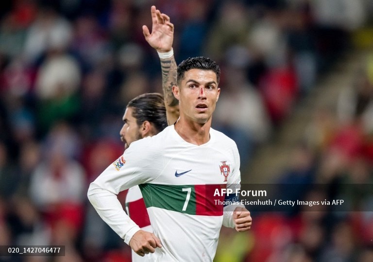 Bản tin bóng đá 25.9: Ronaldo đổ máu trên sân