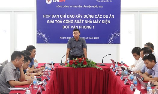 Tổng Giám đốc EVNNPT - ông Phạm Lê Phú - phát biểu chỉ đạo tại cuộc họp. Ảnh: NPT
