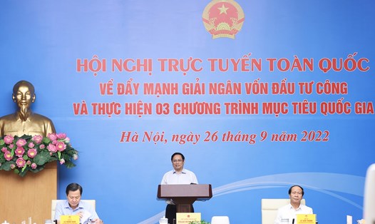Thủ tướng Phạm Minh Chính chủ trì hội nghị trực tuyến toàn quốc về đẩy mạnh giải ngân vốn đầu tư công và thực hiện 3 chương trình mục tiêu quốc gia.