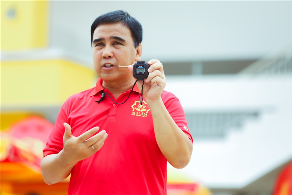 Quốc Thuận bất ngờ trước khả năng chơi đoán từ của Kyo York