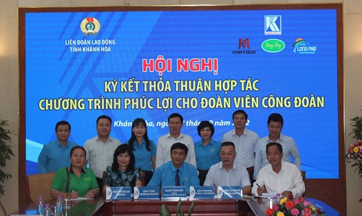 LĐLĐ tỉnh Khánh Hòa ký kết thỏa thuận hợp tác với 4 đơn vị của Khatoco thực hiện chương trình phúc lợi với những chính sách ưu đãi giá cho đoàn viên.
