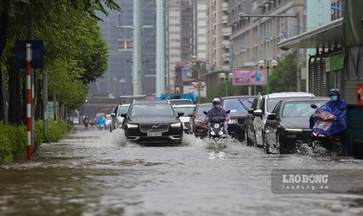 Cảnh báo nguy cơ ngập lụt do mưa lớn ở khu vực Bắc và Trung Bộ.