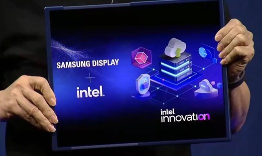 Thiết bị nguyên mẫu màn hình trượt mới của Intel và Samsung. Ảnh: Intel