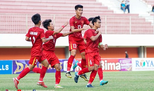 U17 Việt Nam thi đấu vòng loại U17 Châu Á 2023 tại sân Việt Trì, Phú Thọ. Ảnh: VFF