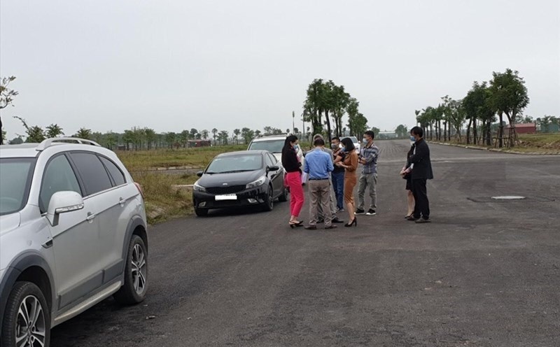 Nhiều người sẽ thay đổi ý định mua chung cư sau khi có đề xuất trên. Ảnh Cao Nguyên.