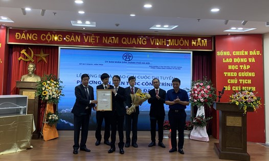 Trao giải Cuộc thi phương án kiến trúc công trình cầu Trần Hưng Đạo.